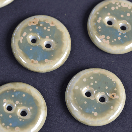 8 pcs. 17/18mm  ceramic buttons