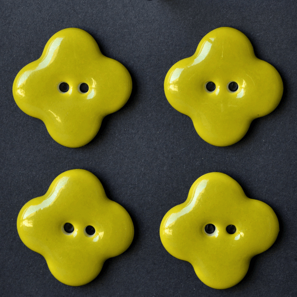 4 pcs. 26mm porcelain buttons lime (rombus)