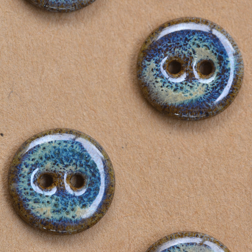 8 pcs. 16mm ceramic buttons seaside