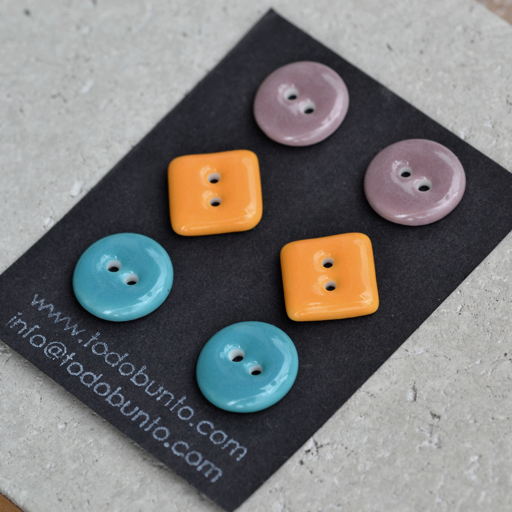 6 pcs.  porcelain buttons mix