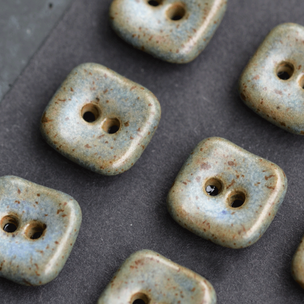 14/15mm ceramic buttons rusty blue