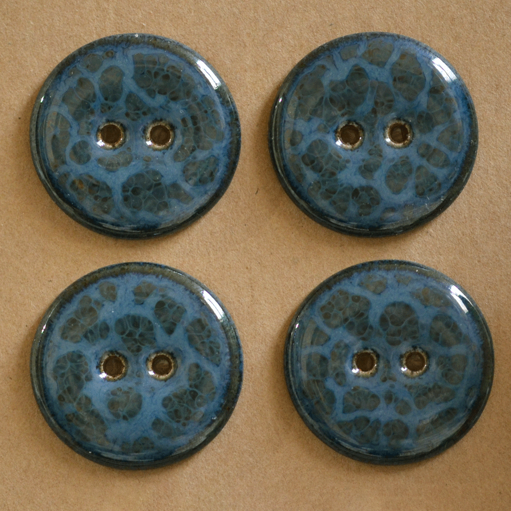 4 pcs. 27 mm ceramic buttons stormy blue