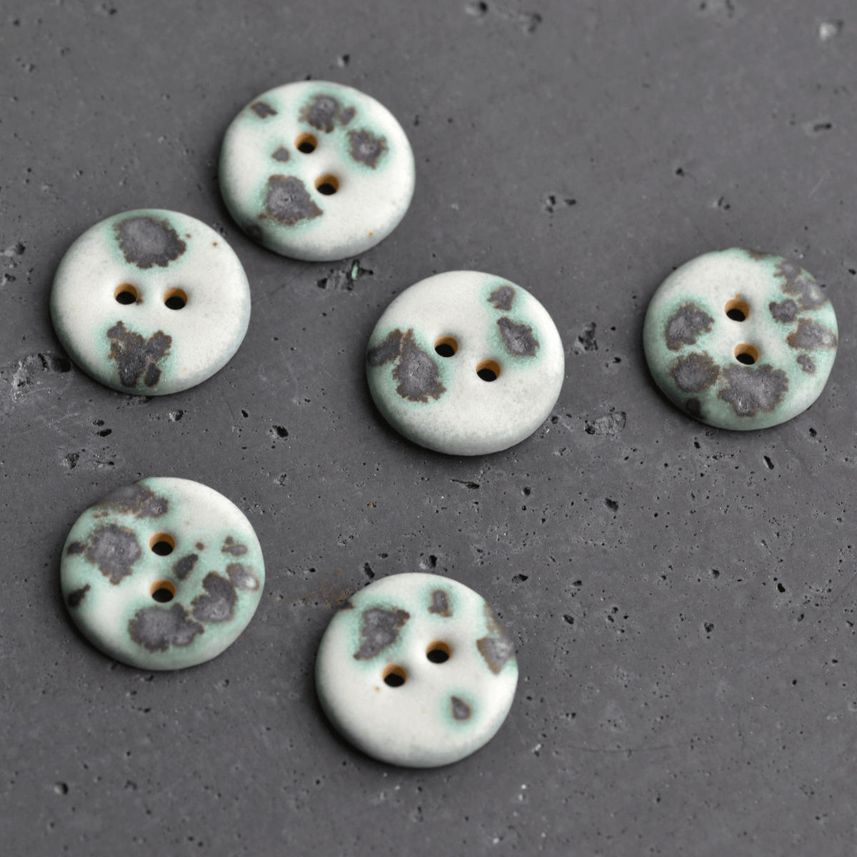 18mm ceramic buttons moonscape