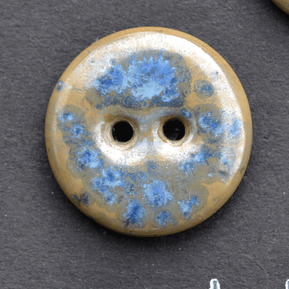 8 pcs. 18mm ceramic buttons blue crystal