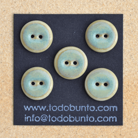 5 pcs. 17/18mm porcelain buttons moor