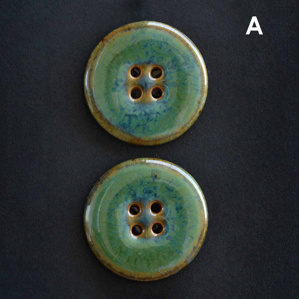 2 pcs. 27-28 mm ceramic buttons green