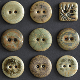 9 pcs. 17-19mm ceramic buttons mix green