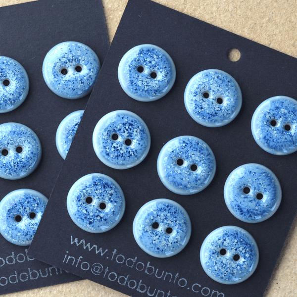 9 pcs. 17-18mm black porcelain buttons snow
