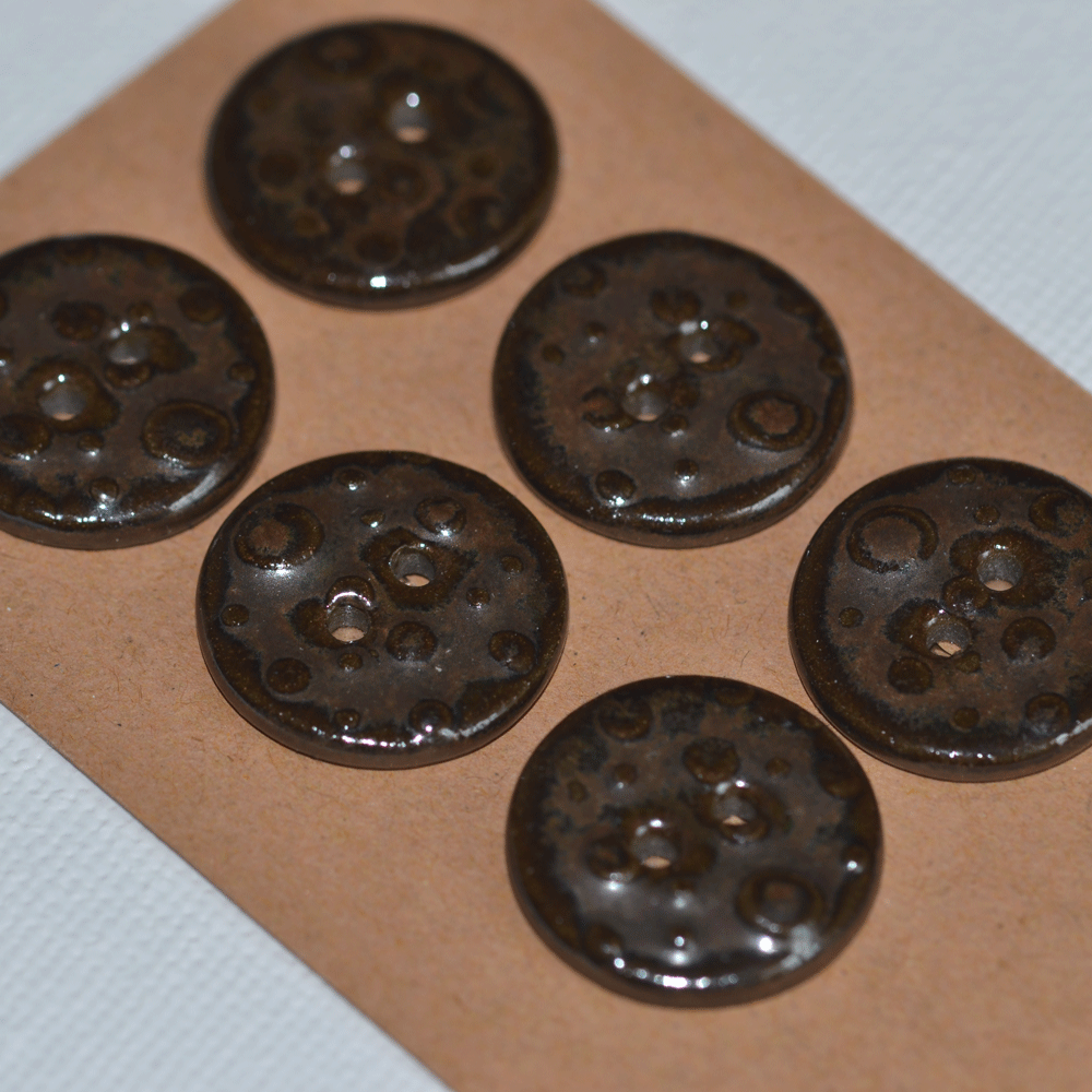 6 pcs. 18mm ceramic buttons walnut
